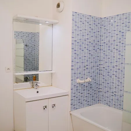 Proche De Disneyland Paris Guest house *